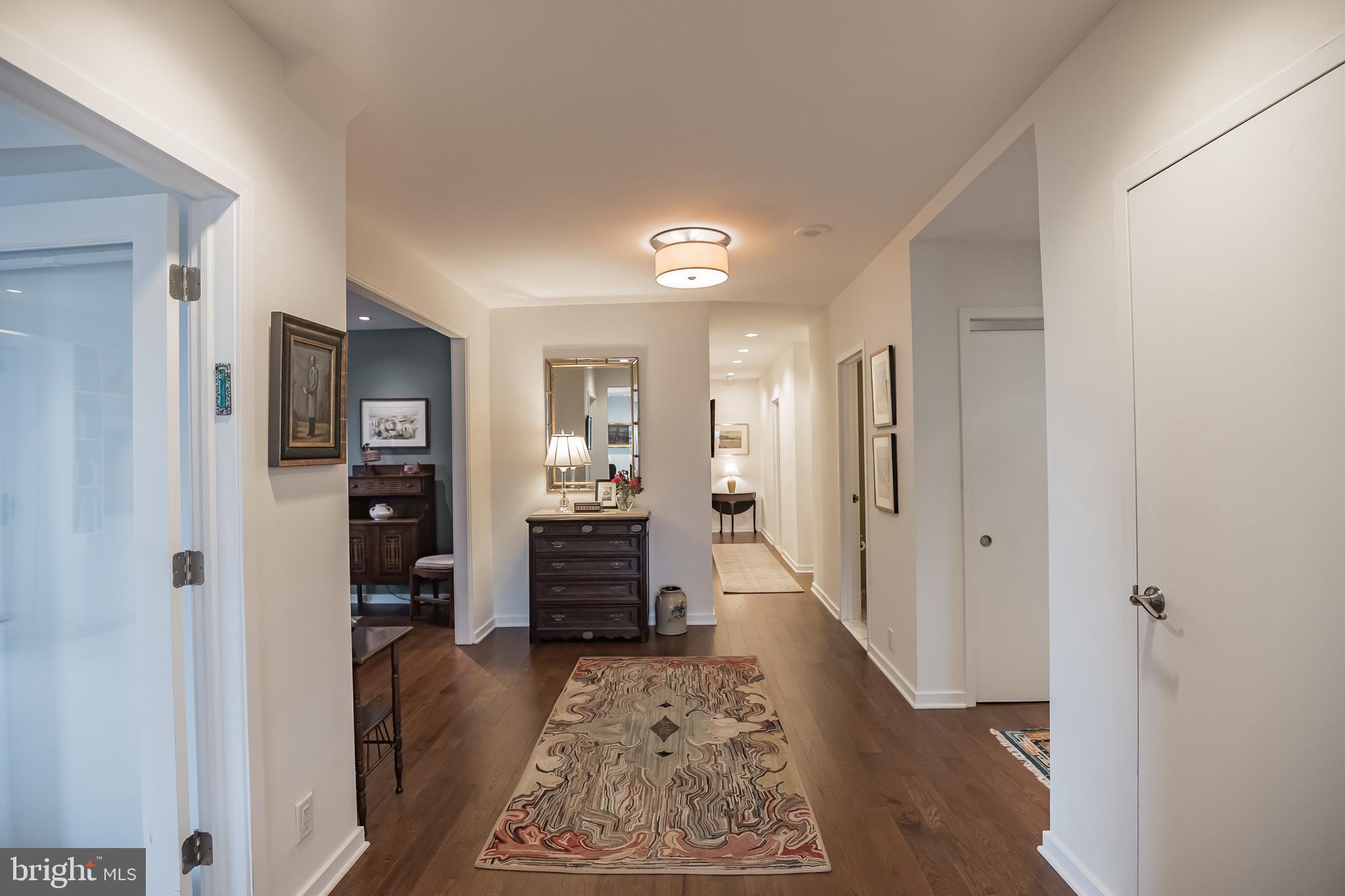 220 West Rittenhouse Square, Unit 22B Philadelphia, PA 19103 - Photo 4 of 24 Foyer