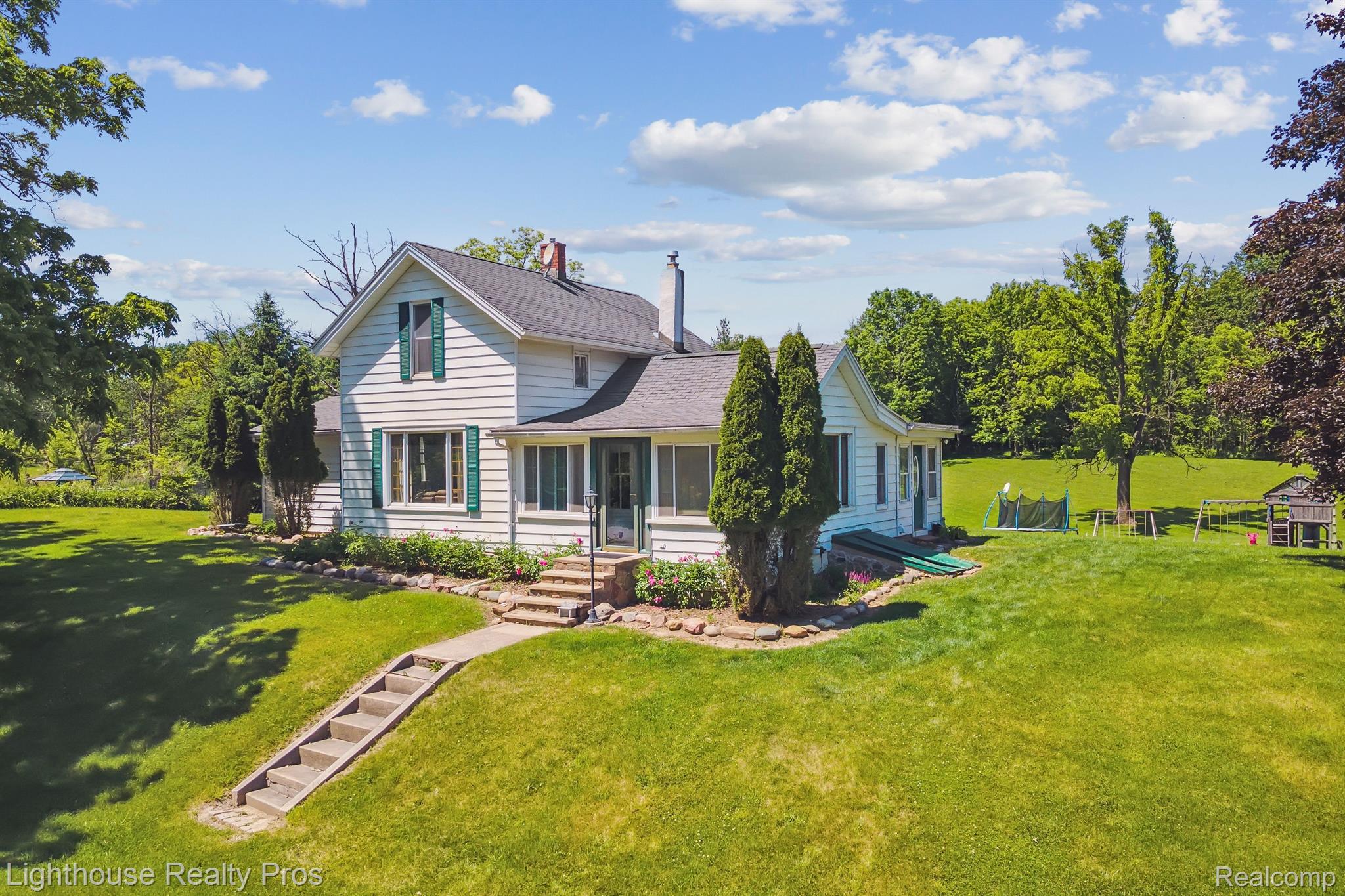 67640 West 8 Mile Road South Lyon, MI 48178 - Photo 2 of 46