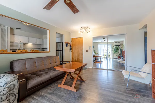 $204,900 | 2407 East Brandenberry Court, Unit 2K, Arlington Heights, IL 60004