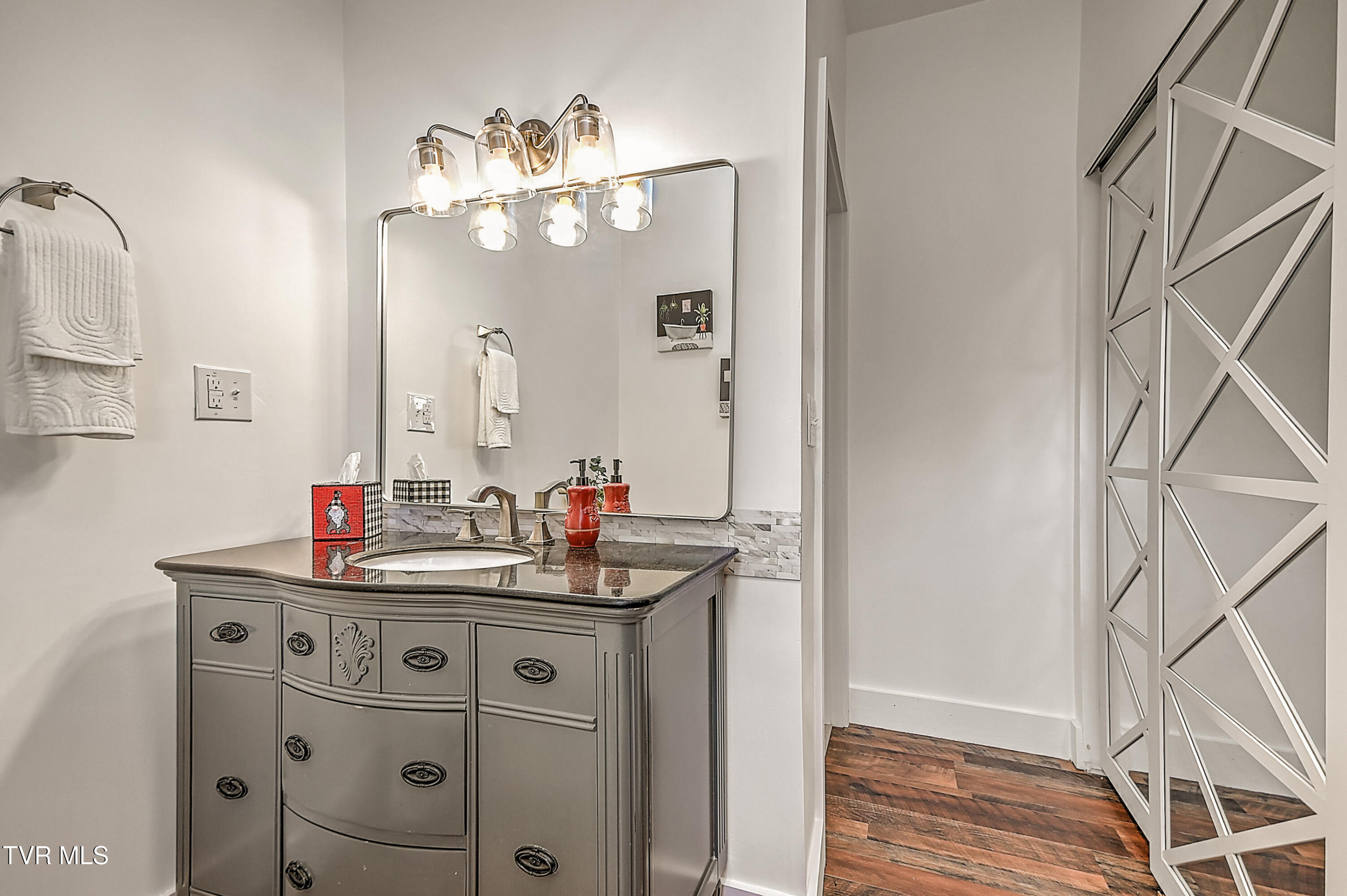 190 Hilton Hill Road Elizabethton, TN 37643 - Photo 17 of 38 190 Hilton Hill KW-22