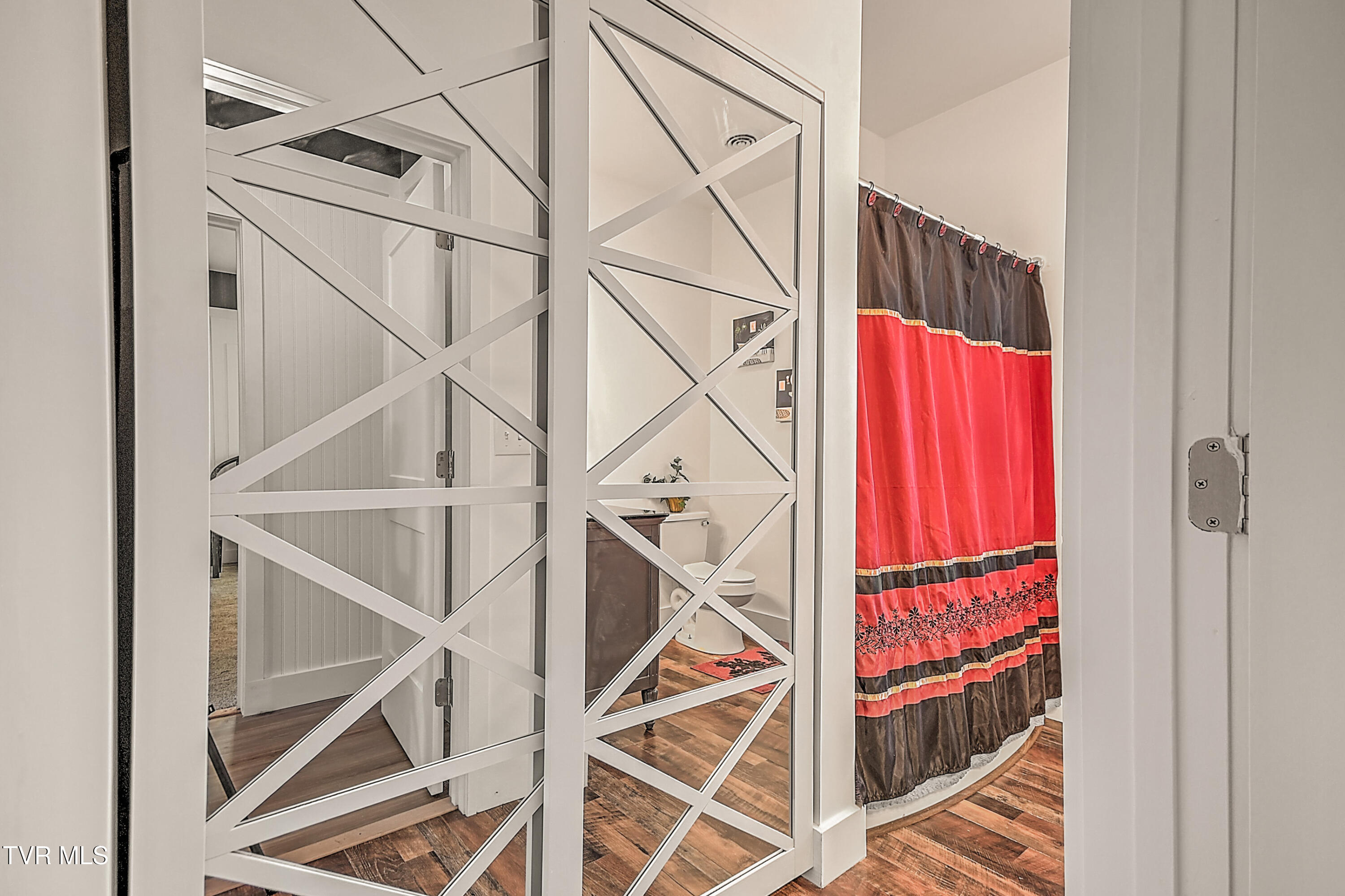 190 Hilton Hill Road Elizabethton, TN 37643 - Photo 20 of 38 190 Hilton Hill KW-20