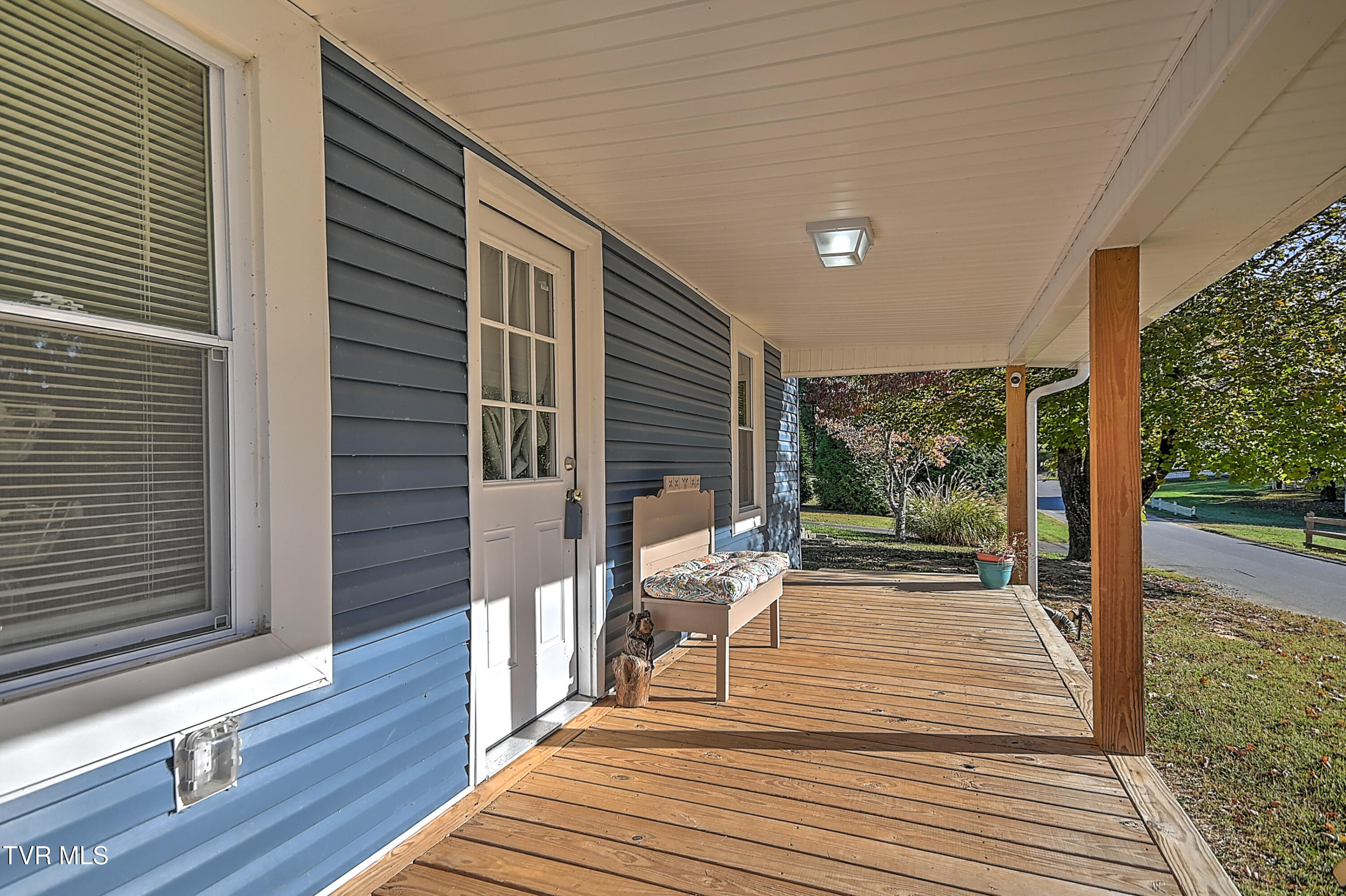 190 Hilton Hill Road Elizabethton, TN 37643 - Photo 2 of 38 190 Hilton Hill KW-7