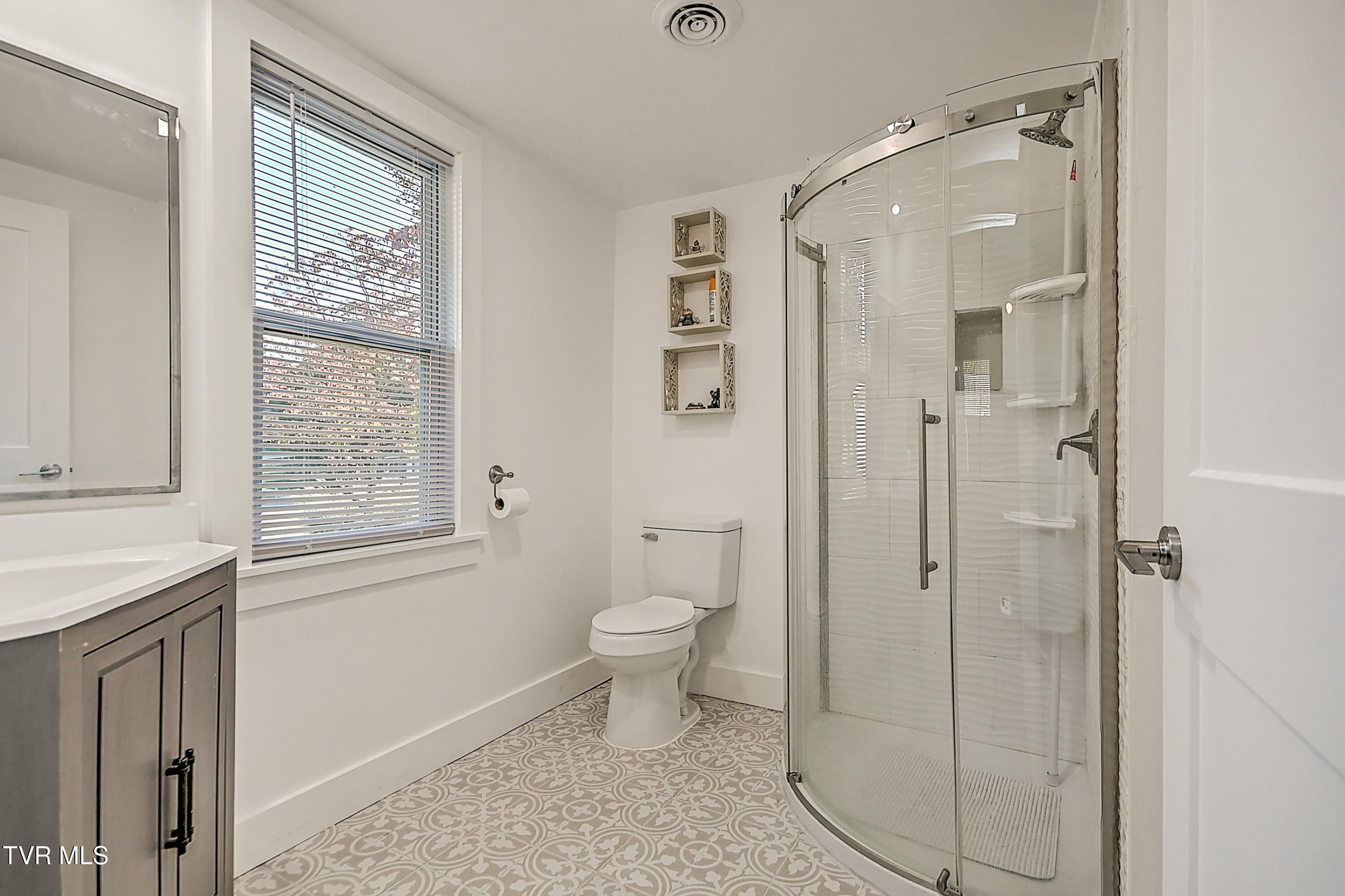 190 Hilton Hill Road Elizabethton, TN 37643 - Photo 26 of 38 190 Hilton Hill KW-28