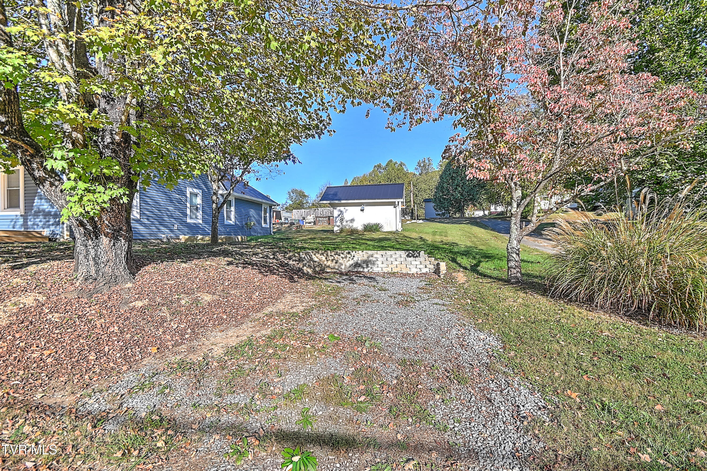 190 Hilton Hill Road Elizabethton, TN 37643 - Photo 27 of 38 190 Hilton Hill KW-32