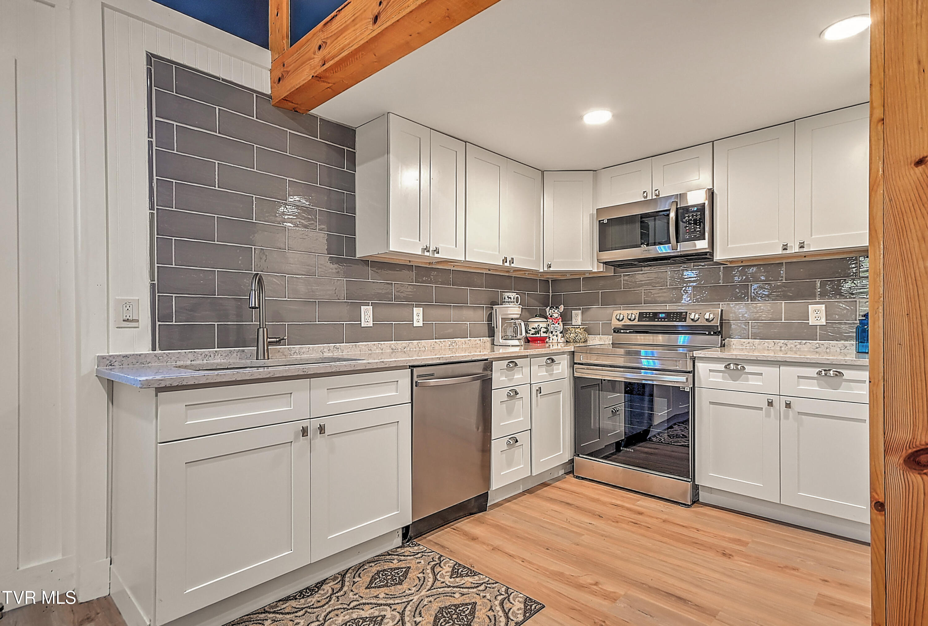 190 Hilton Hill Road Elizabethton, TN 37643 - Photo 6 of 38 190 Hilton Hill KW-16