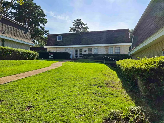 $69,900 | 2020 Continental Avenue, Unit 140, Tallahassee, FL 32304