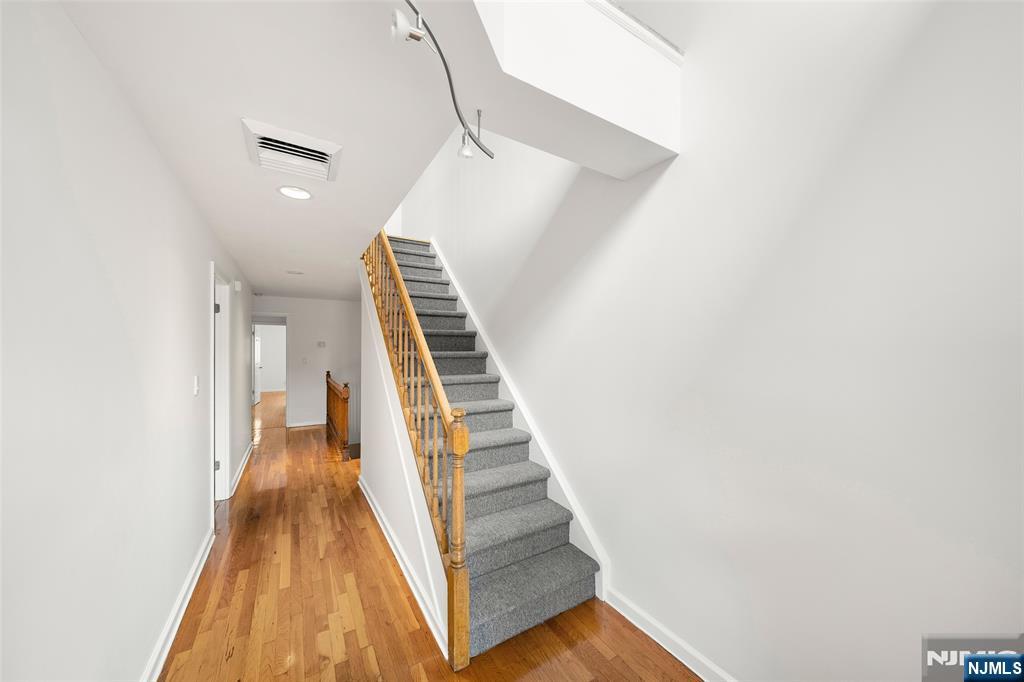 300 Gorge Road, Unit 1 Cliffside Park, NJ 07010 - Photo 24 of 33