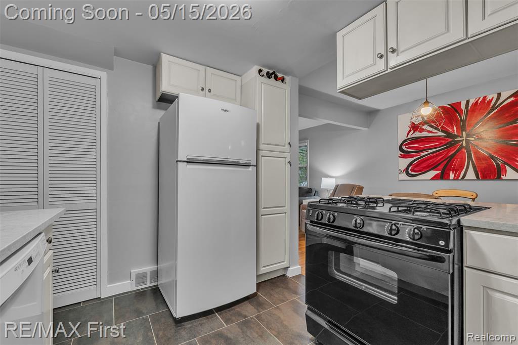 1921 Graefield Road Birmingham, MI 48009 - Photo 12 of 27