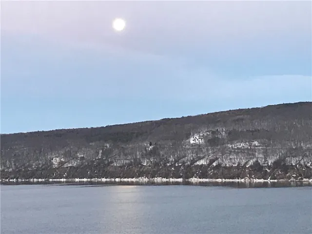 $295,000 | 163 Cliffside Drive, South Bristol, NY 14424