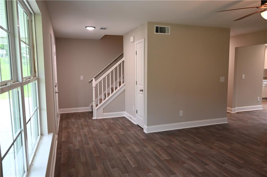 240 Canyon Point Drive Demorest, GA 30535 - Photo 4 of 37