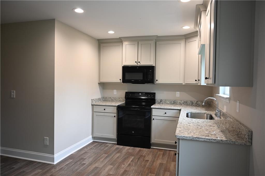 240 Canyon Point Drive Demorest, GA 30535 - Photo 8 of 37