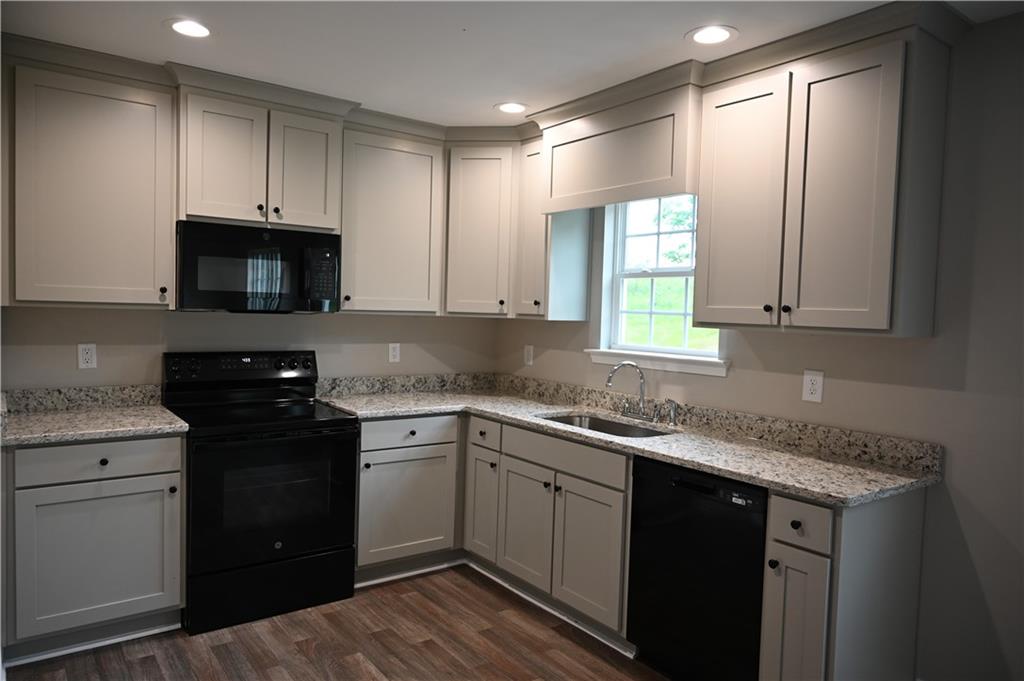 240 Canyon Point Drive Demorest, GA 30535 - Photo 9 of 37