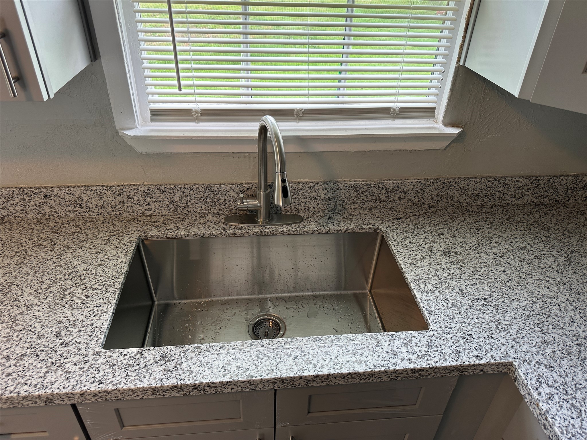 5345 Higgins Street Houston, TX 77033 - Photo 5 of 13
