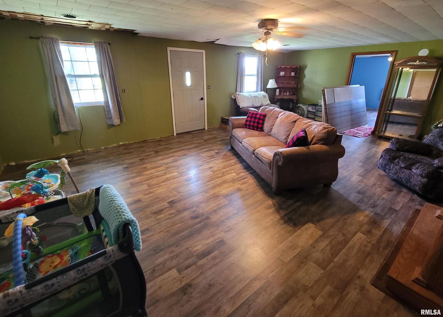 3993 Greenridge Road Alma, IL 62807 - Photo 14 of 45 a living room with furniture and a wooden floor