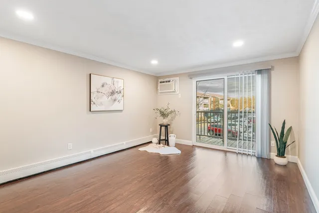 $2,300 | 10 Woodcrest Court, Unit 4, Weymouth, MA 02190