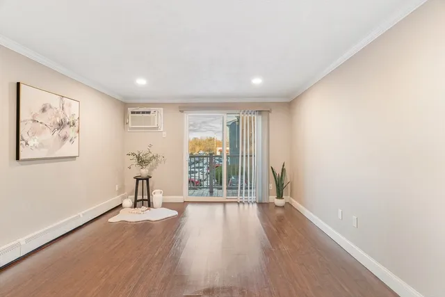 $2,300 | 10 Woodcrest Court, Unit 4, Weymouth, MA 02190