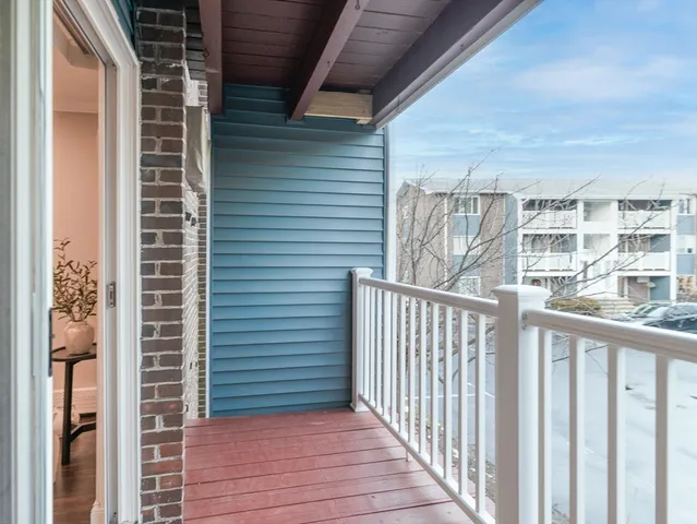 $2,300 | 10 Woodcrest Court, Unit 4, Weymouth, MA 02190