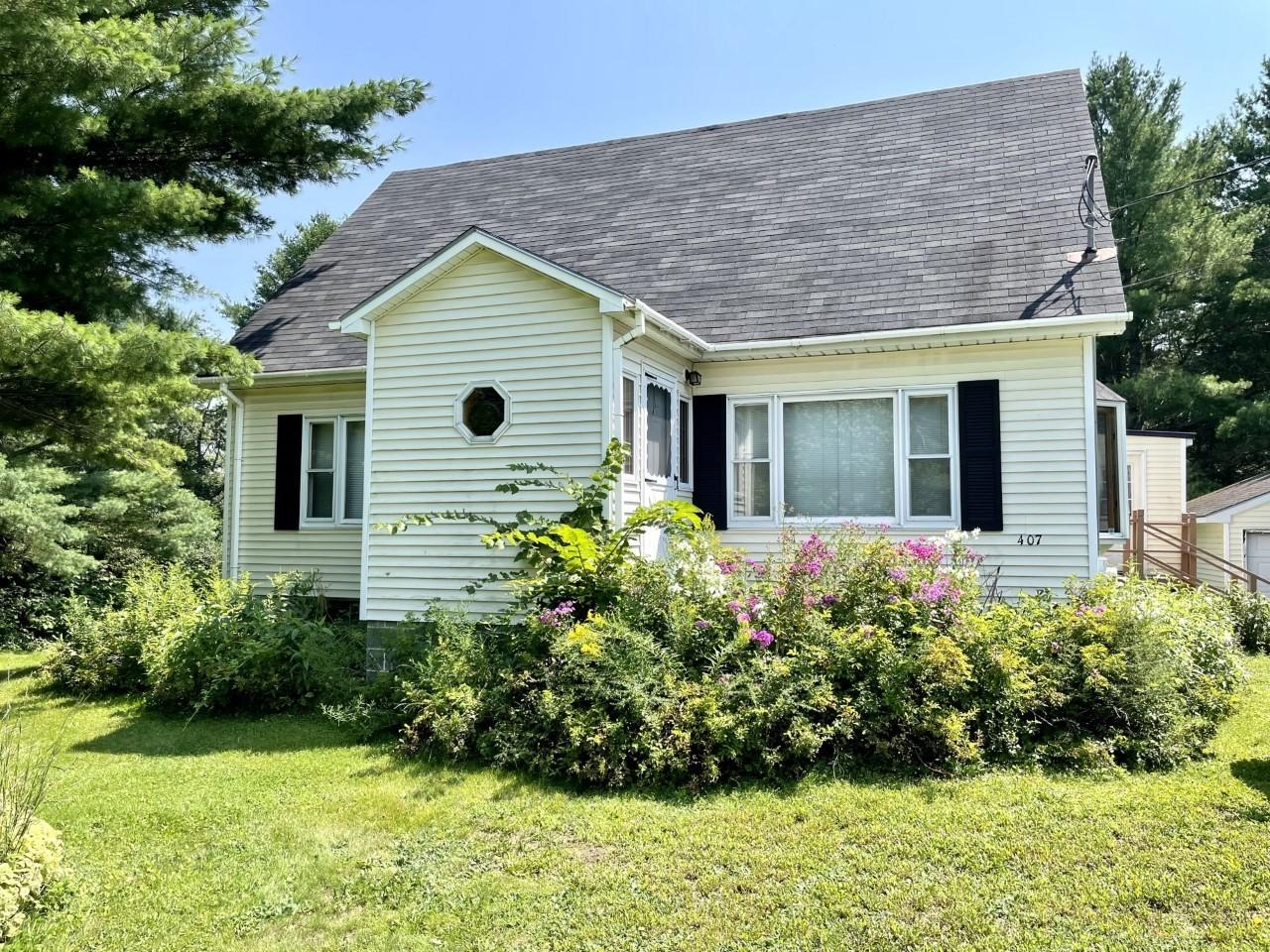 407 Bangor Road Waterville, ME 04901 - Photo 2 of 24 Front View