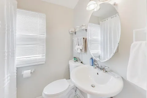 $369,999 | 150 Country Club Drive, Northlake, IL 60164