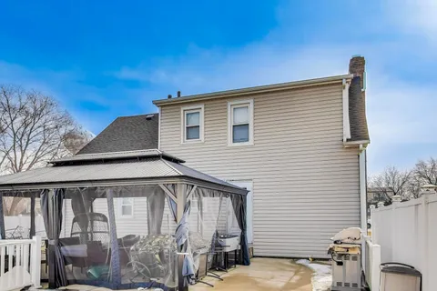 $369,999 | 150 Country Club Drive, Northlake, IL 60164