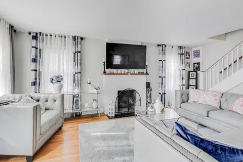 $369,999 | 150 Country Club Drive, Northlake, IL 60164