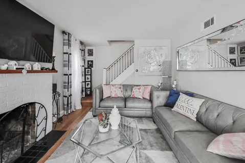 $369,999 | 150 Country Club Drive, Northlake, IL 60164