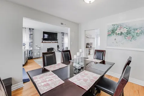 $369,999 | 150 Country Club Drive, Northlake, IL 60164