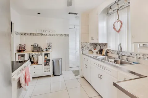 $369,999 | 150 Country Club Drive, Northlake, IL 60164