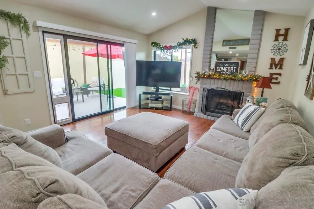 10389 Rochelle Lane Santee, CA 92071 - Photo 7 of 43 Gallery Image 7