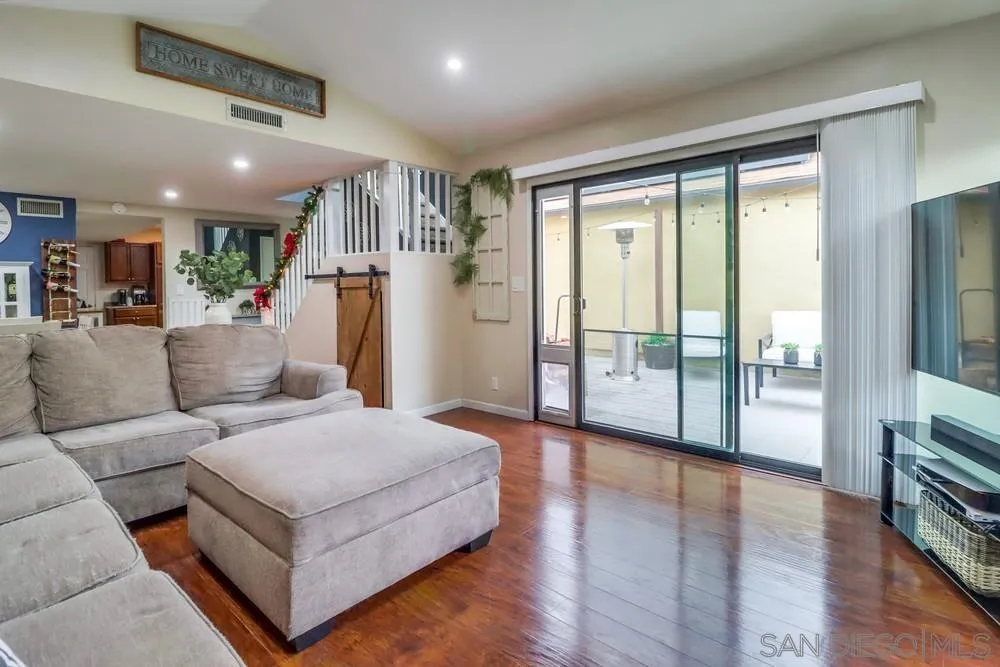 10389 Rochelle Lane Santee, CA 92071 - Photo 8 of 43 Gallery Image 8