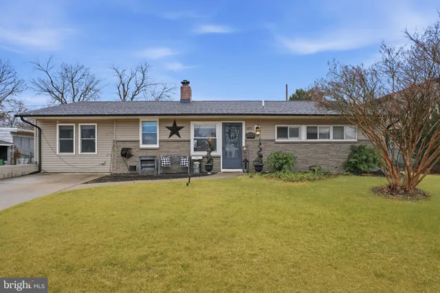 $399,900 | 165 Crabtree Drive, Levittown, PA 19055