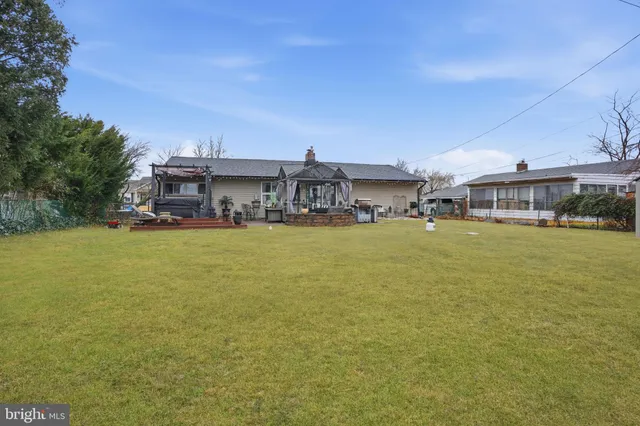 $399,900 | 165 Crabtree Drive, Levittown, PA 19055