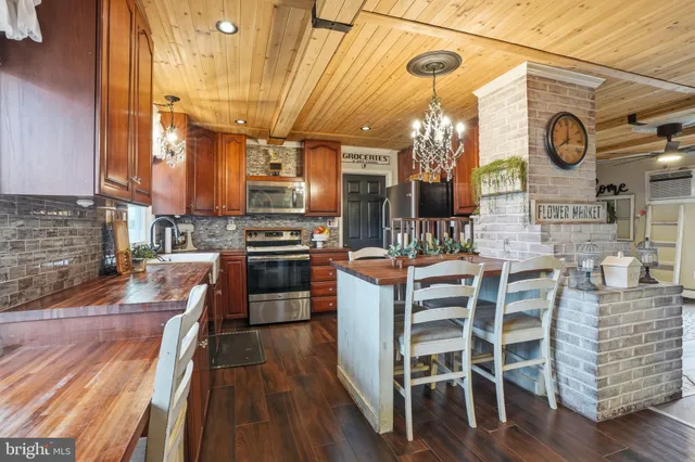 $399,900 | 165 Crabtree Drive, Levittown, PA 19055