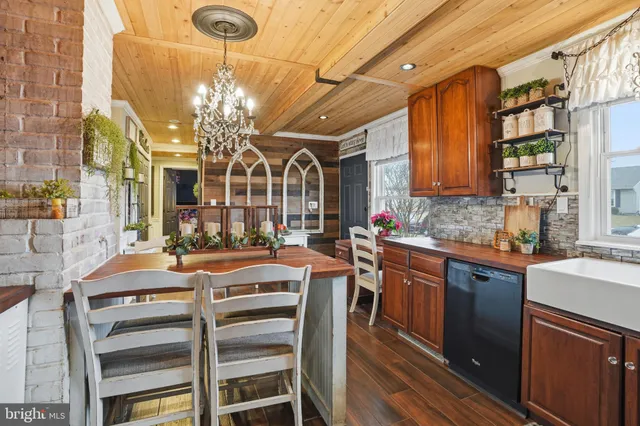 $399,900 | 165 Crabtree Drive, Levittown, PA 19055