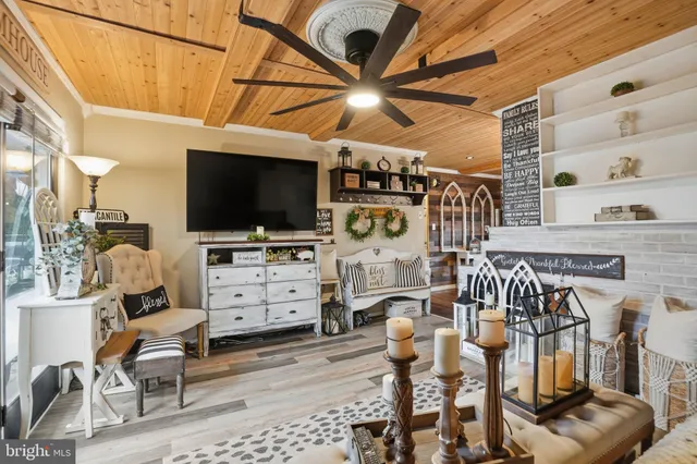 $399,900 | 165 Crabtree Drive, Levittown, PA 19055