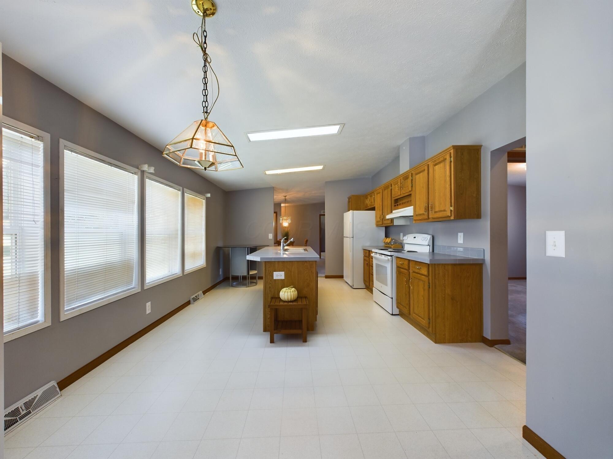 3415 Spires Road Southwest Lancaster, OH 43130 - Photo 21 of 47 Interior