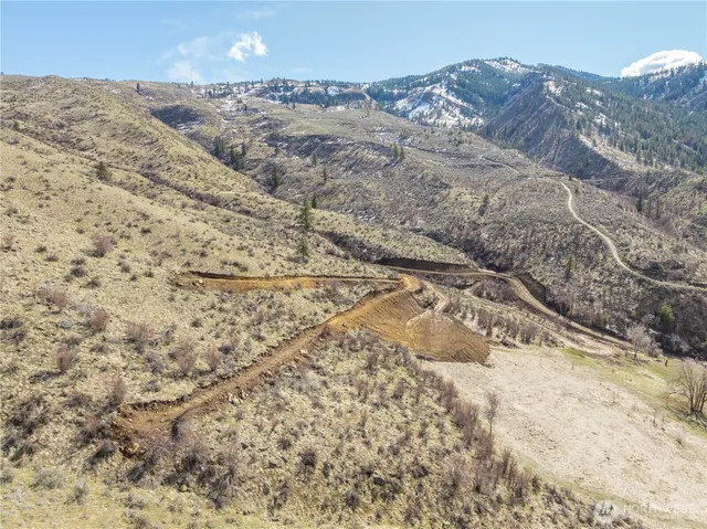 a view of a dry field