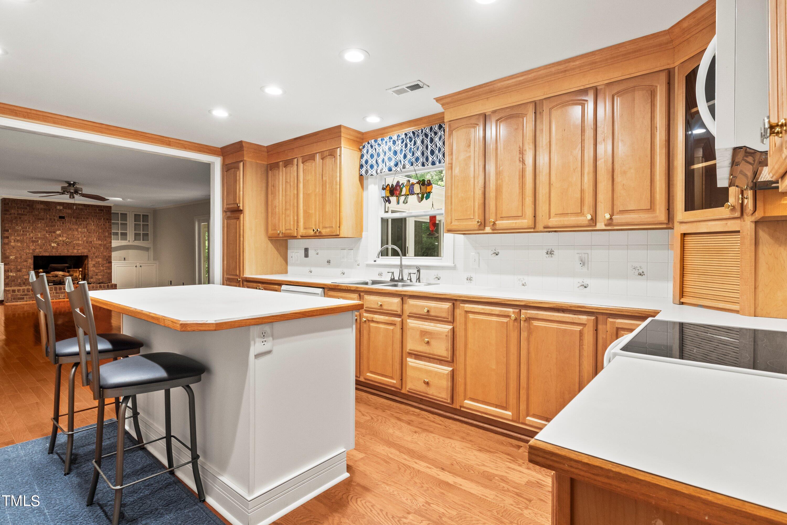 4809 Connell Drive Raleigh, NC 27612 - Photo 15 of 51 20-202406124809 Connell Dr014
