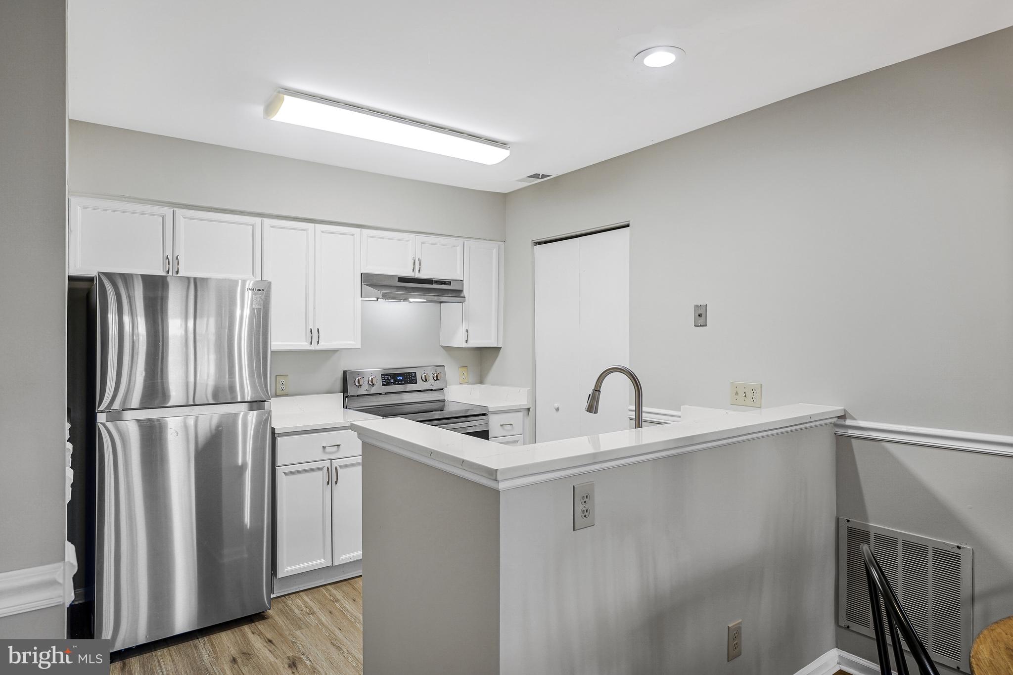 11142 Beaver Trail Court Reston, VA 20191 - Photo 7 of 20