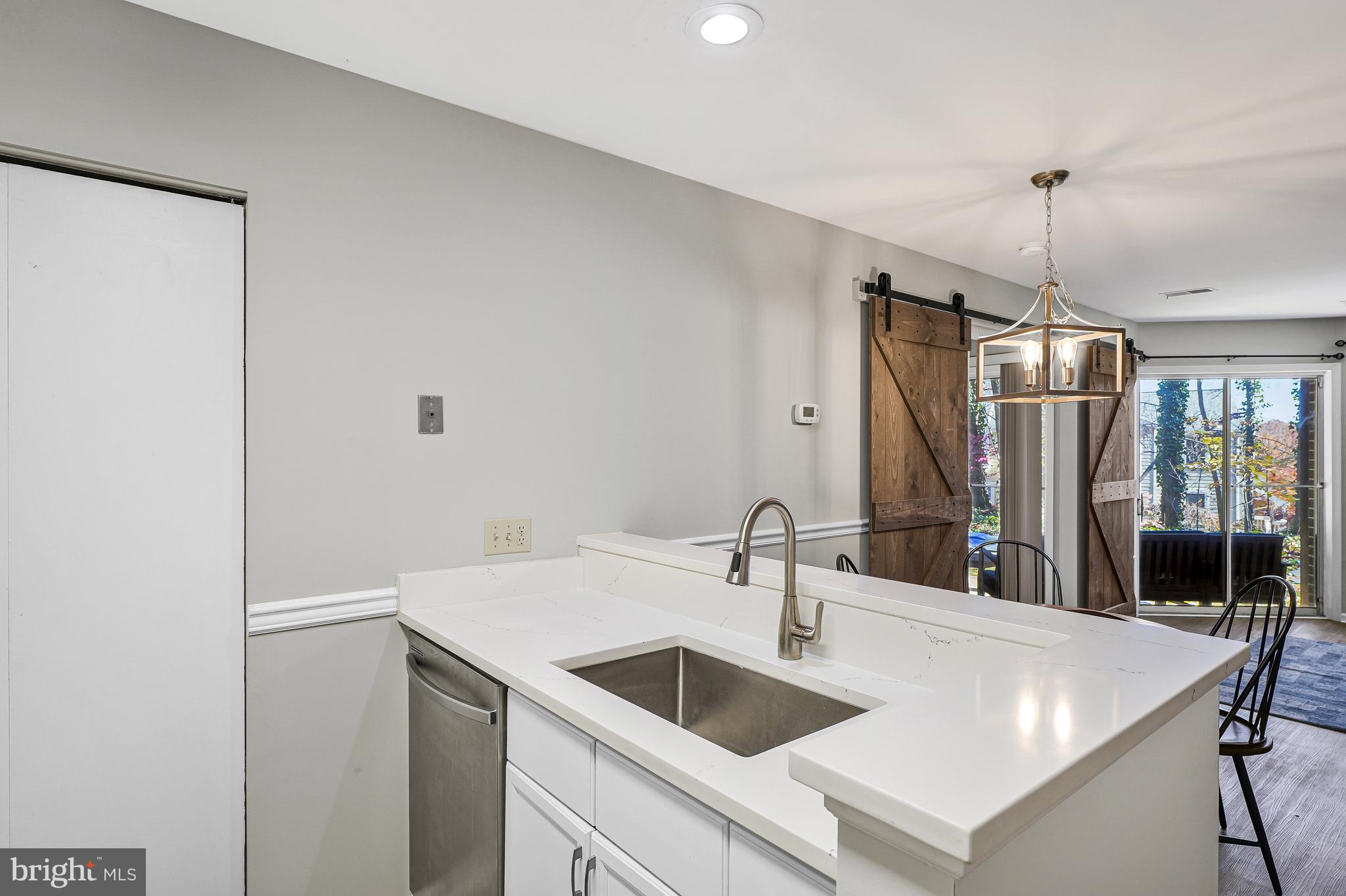 11142 Beaver Trail Court Reston, VA 20191 - Photo 8 of 20