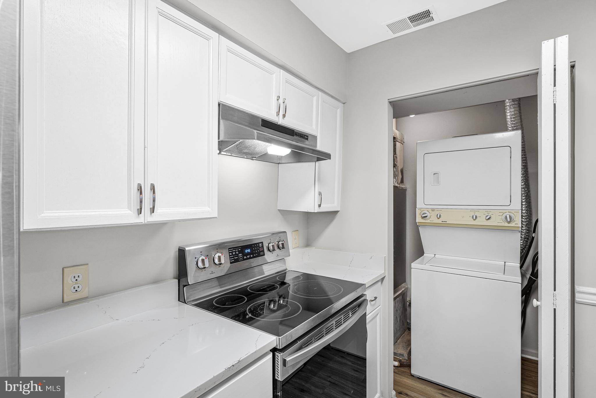 11142 Beaver Trail Court Reston, VA 20191 - Photo 9 of 20