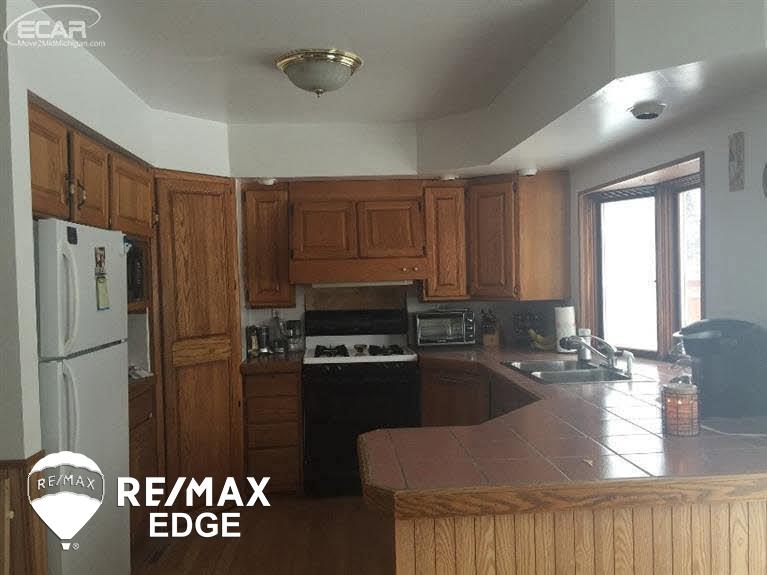 4154 North Belsay Road Flint, MI 48506 - Photo 14 of 17 21384327-13.JPG