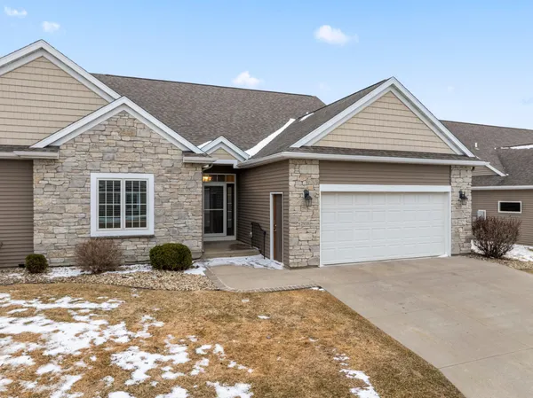 $525,000 | 2938 Ivory Road Northeast, Rochester, MN 55906