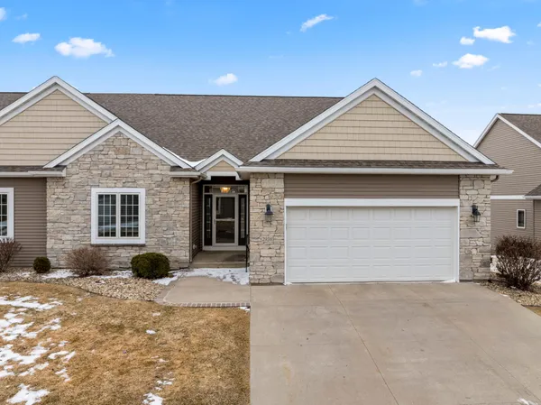 $525,000 | 2938 Ivory Road Northeast, Rochester, MN 55906
