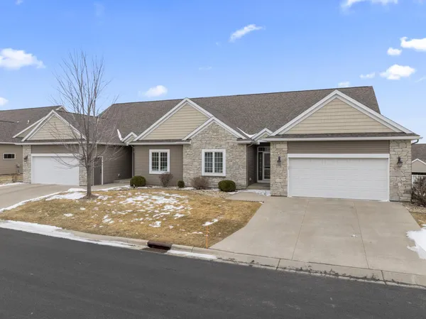 $525,000 | 2938 Ivory Road Northeast, Rochester, MN 55906