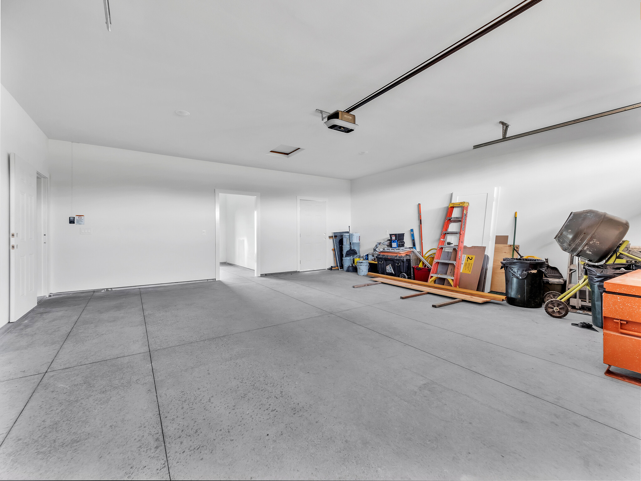 94-1549 Ha'Eha'e Street Naalehu, HI 96772 - Photo 24 of 30 a view of a room with gym equipment