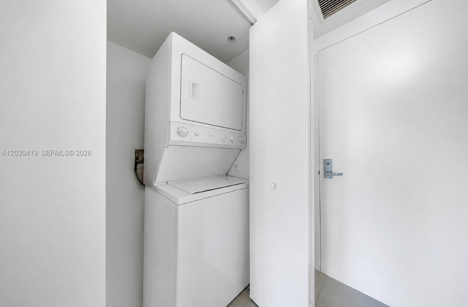 92 Southwest 3rd Street, Unit 1508 Miami, FL 33130 - Photo 11 of 44
