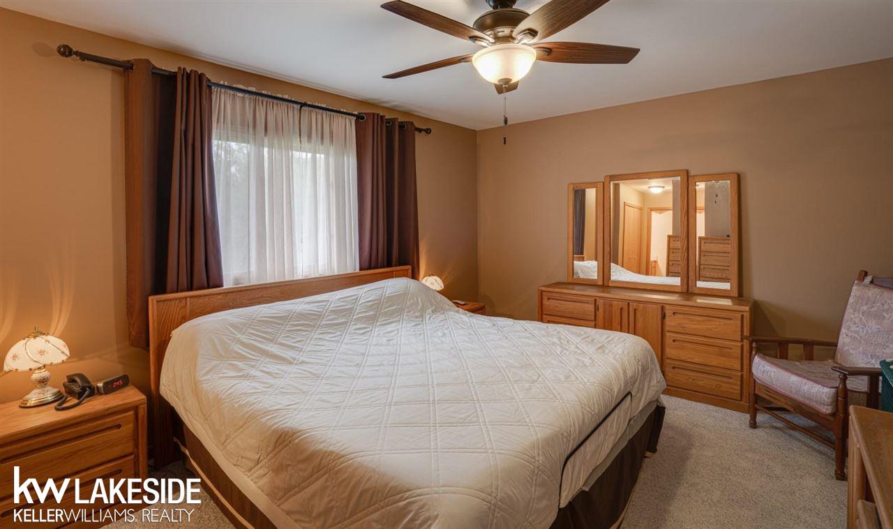 534 Slumber Lane Rochester, MI 48307 - Photo 15 of 36 Primary Suite