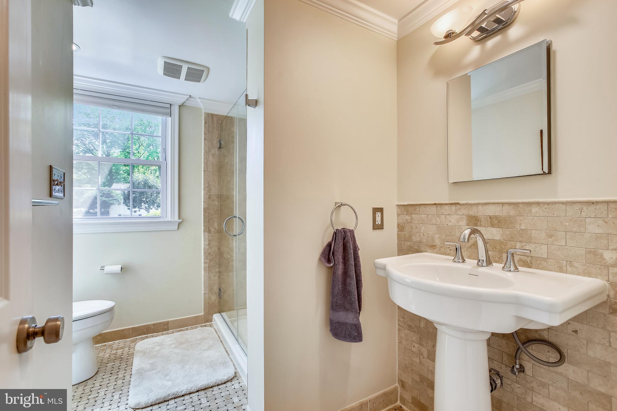 2008 Old Stage Road Alexandria, VA 22308 - Photo 18 of 44 Designer Bath room
