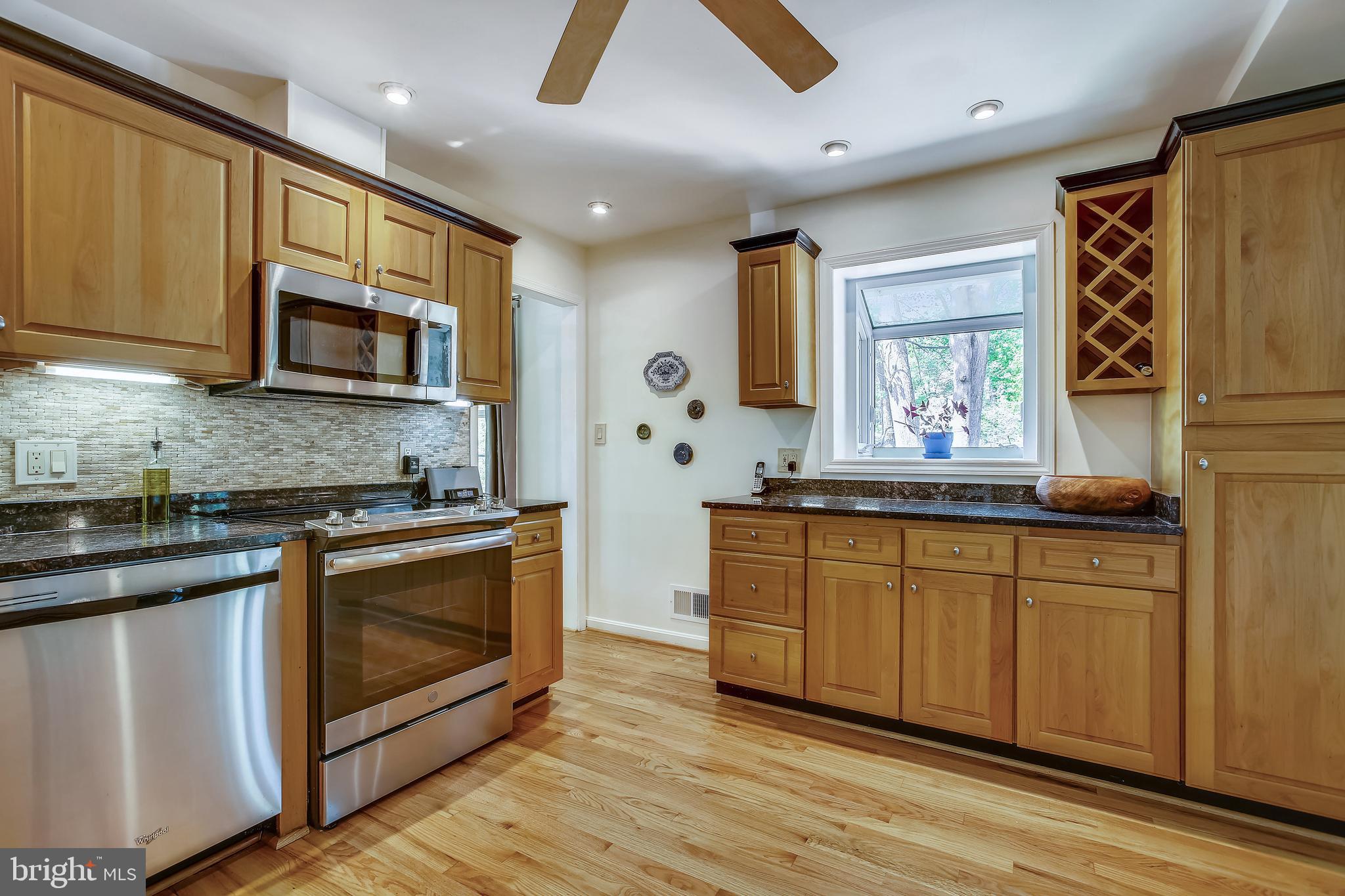 2008 Old Stage Road Alexandria, VA 22308 - Photo 5 of 44 Granite Counter-tops